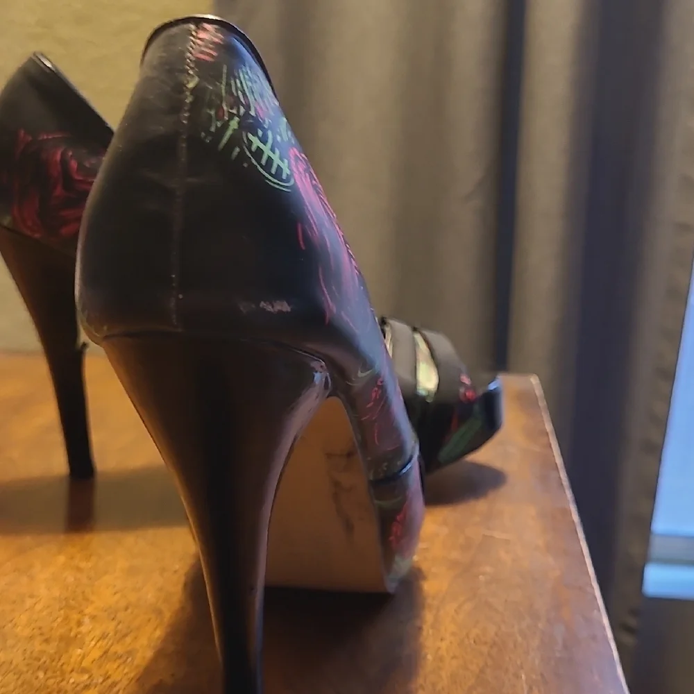 Iron Fist Black and Red Patterned Heels - Picture 6 of 11